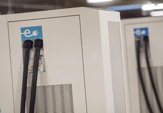 UPS不间断电源：如何确保其在关键时刻不掉链子