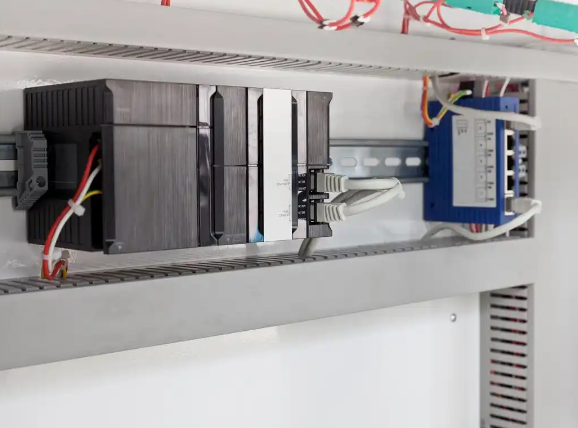 建筑业用UPS不间断电源,如何选择合适品牌