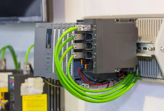 如何避免UPS电源参数匹配错误